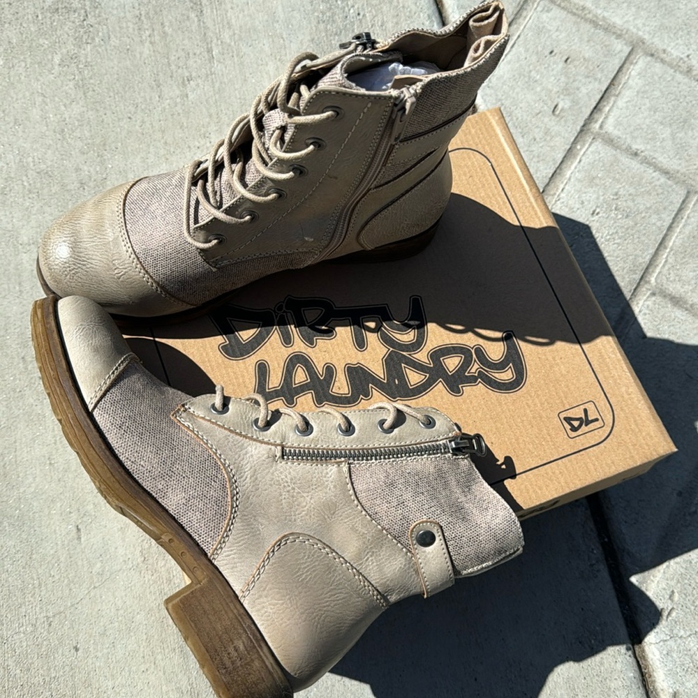 NIB Cream Boots Sz 7 Dirty Laundry